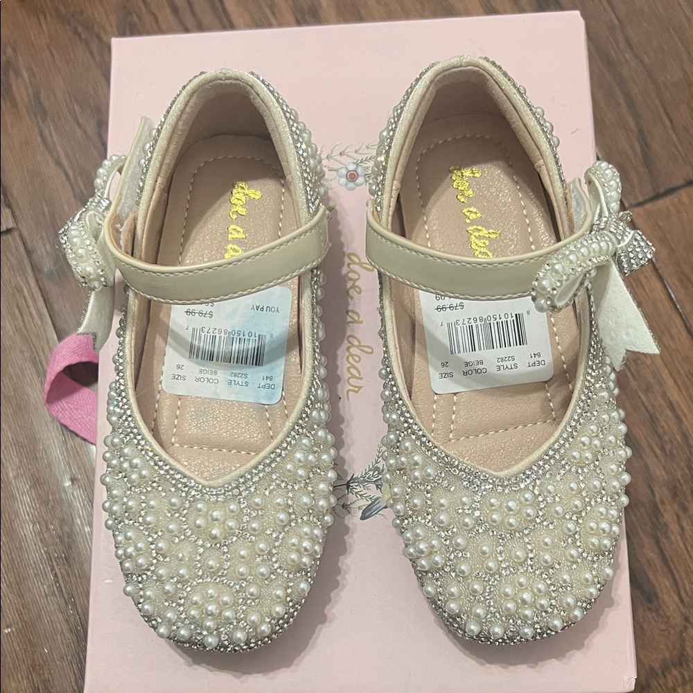 Doe a dear Pearl Embellished Toddler Girl Dress Shoes EU 26/US 9.5